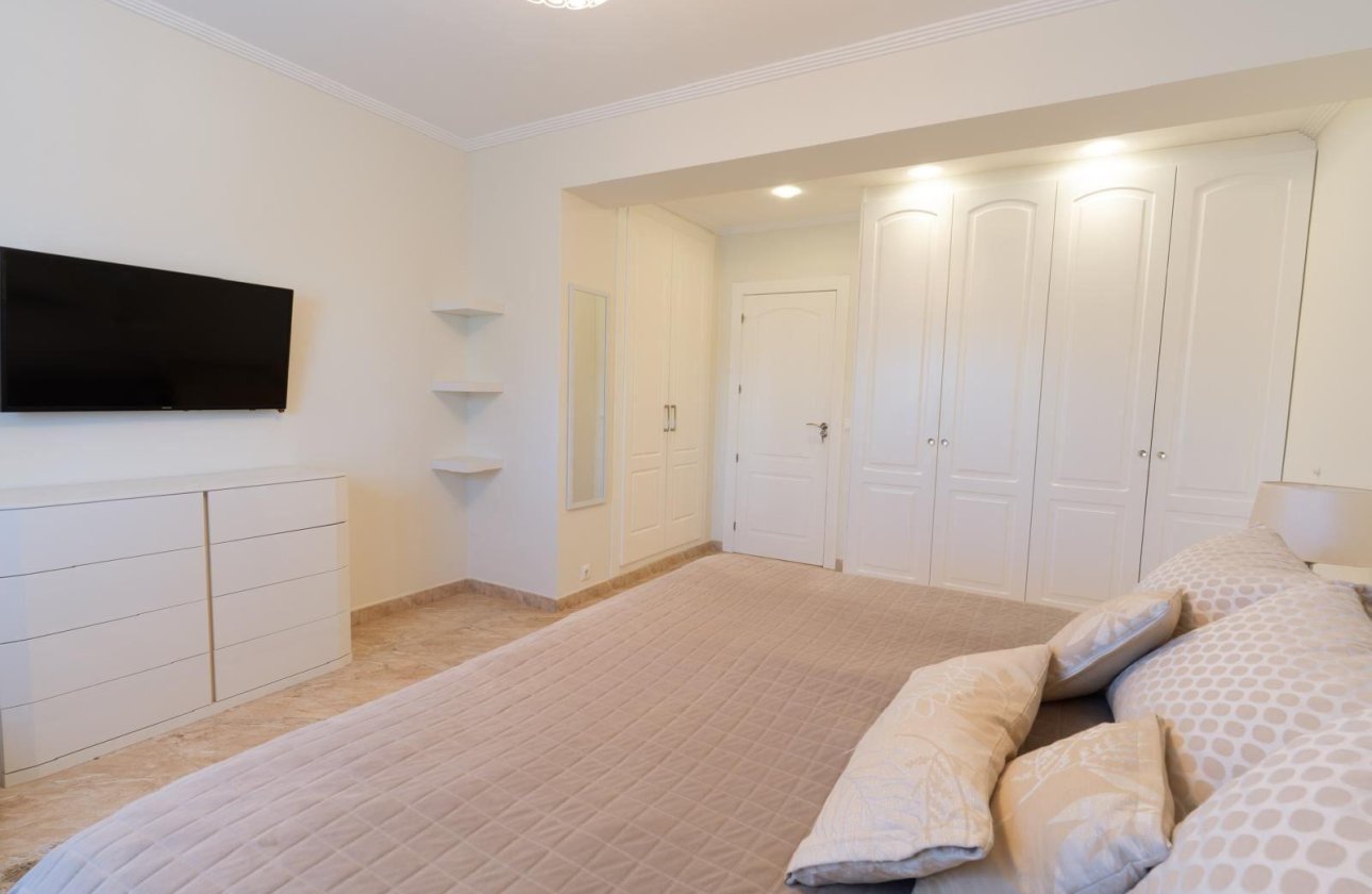 Resale - Villa -
Torrevieja - Los Balcones - Los Altos del Edén