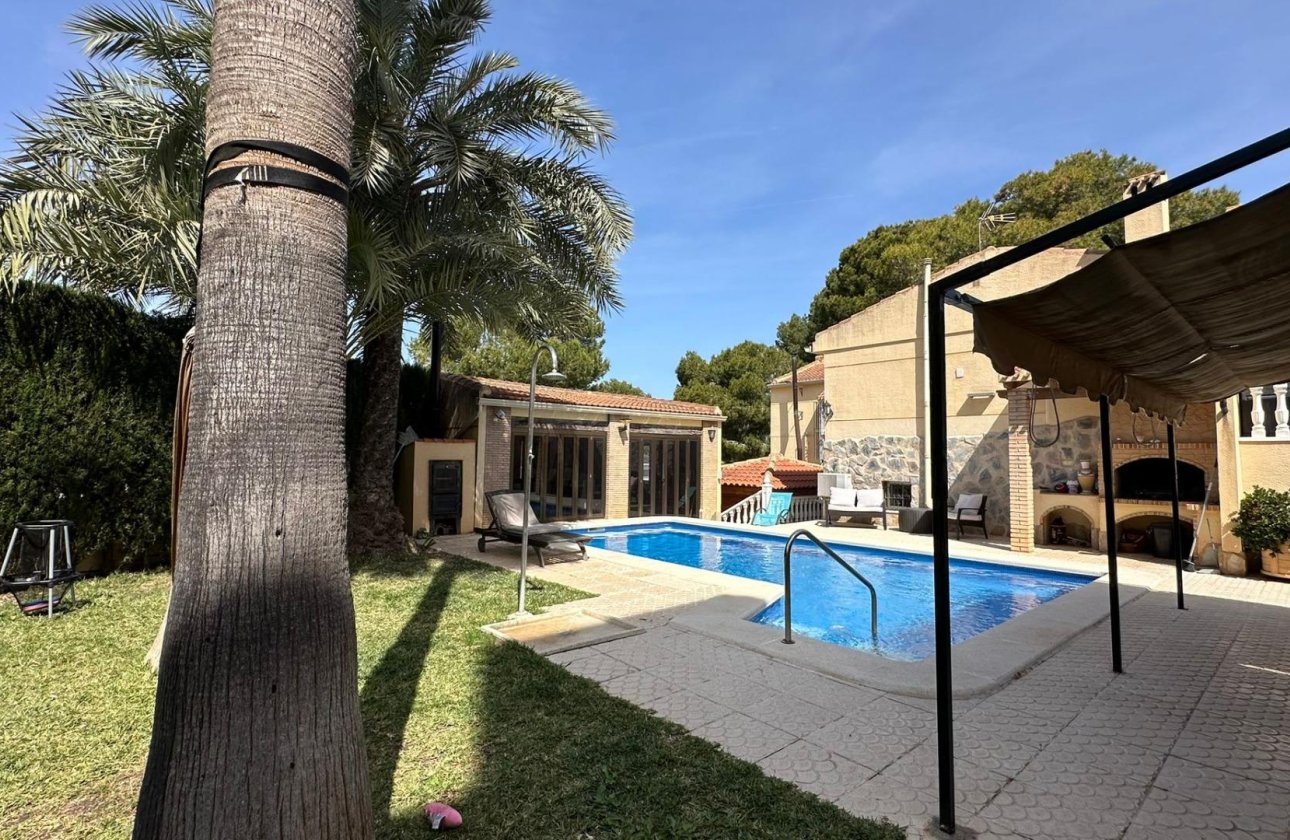 Resale - Villa -
Torrevieja - Los Balcones - Los Altos del Edén