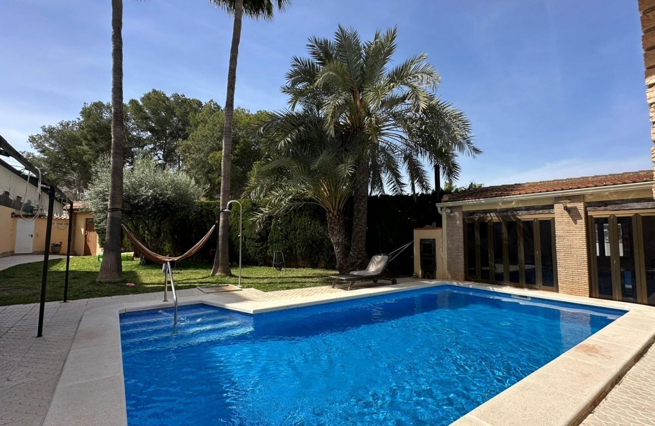 Resale - Villa -
Torrevieja - Los Balcones - Los Altos del Edén