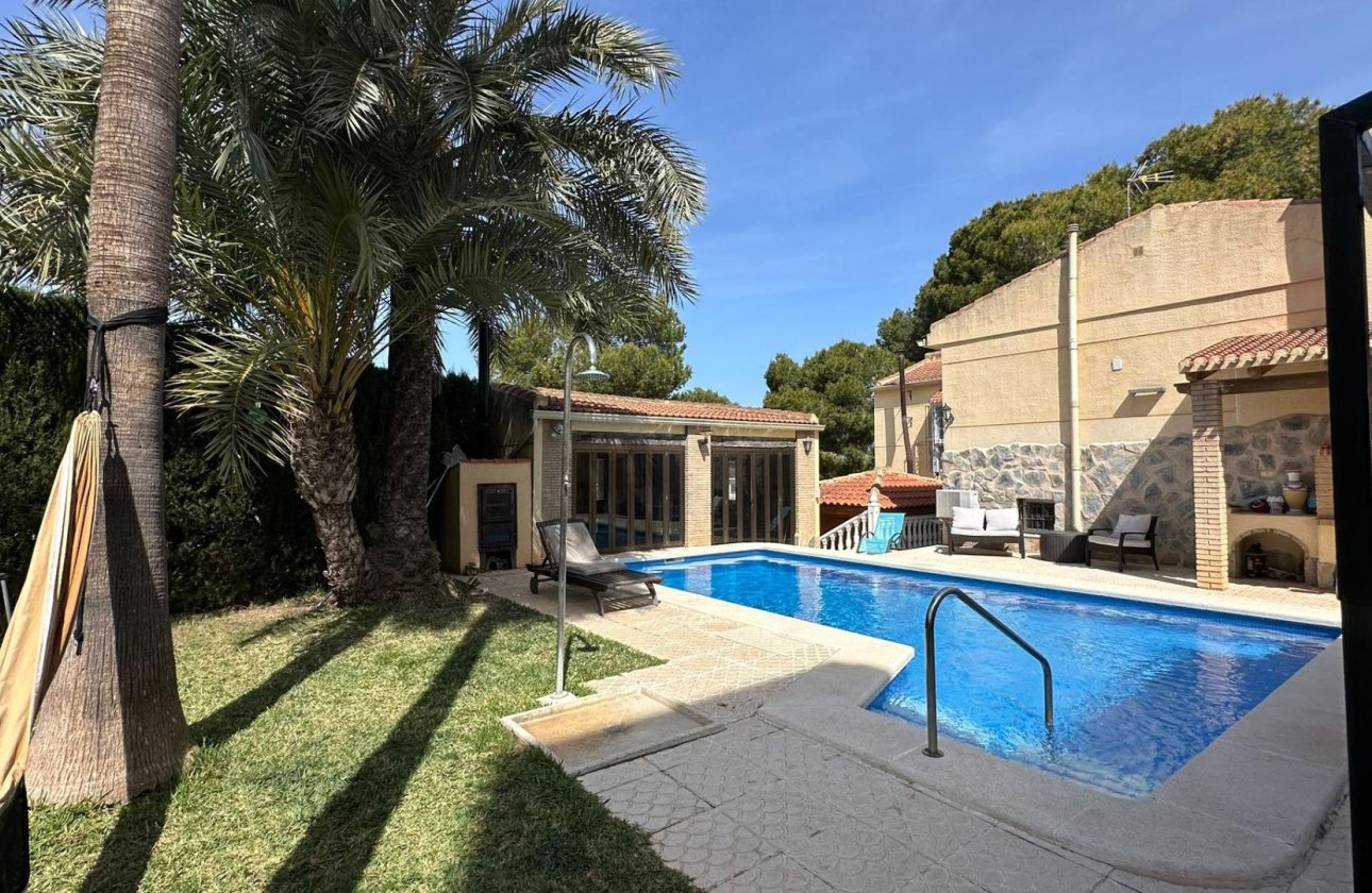 Resale - Villa -
Torrevieja - Los Balcones - Los Altos del Edén