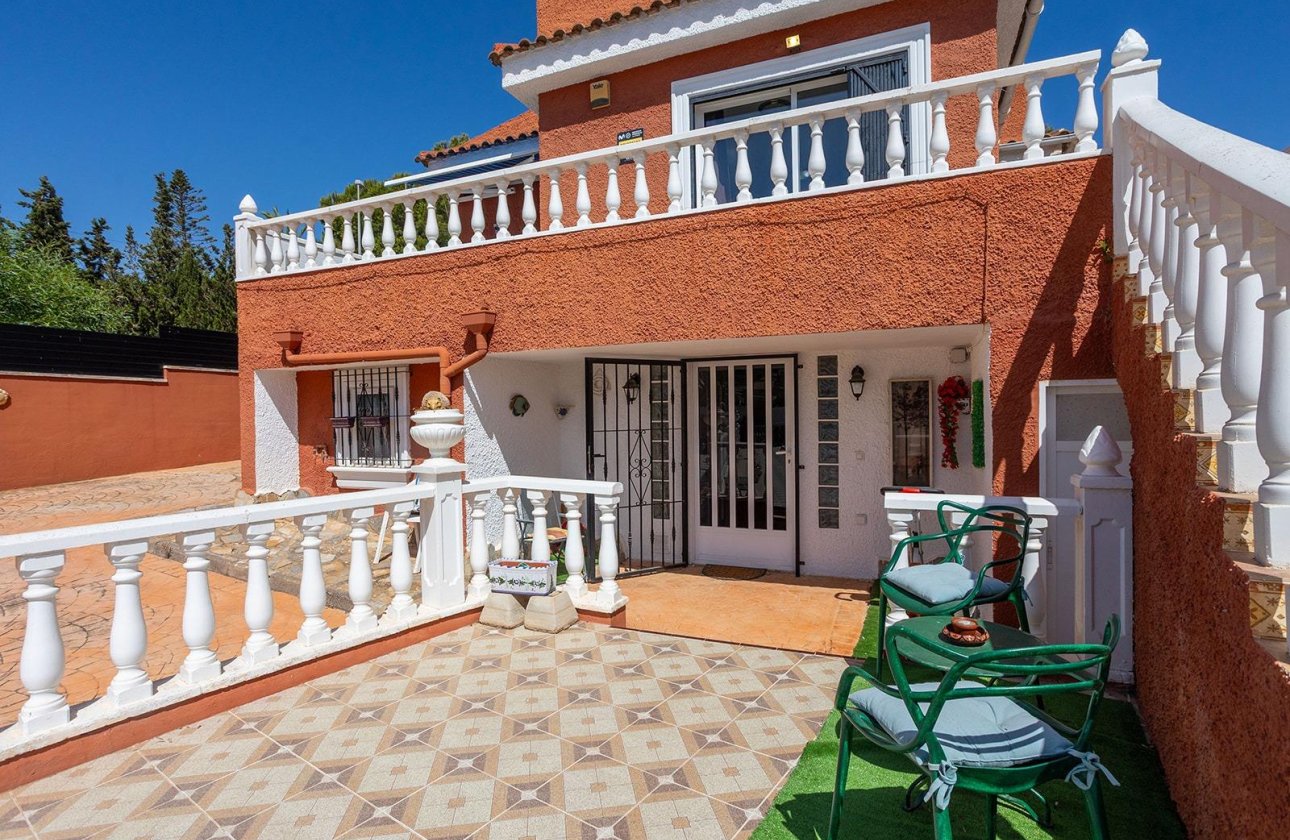 Resale - Villa -
Torrevieja - Los Balcones - Los Altos del Edén