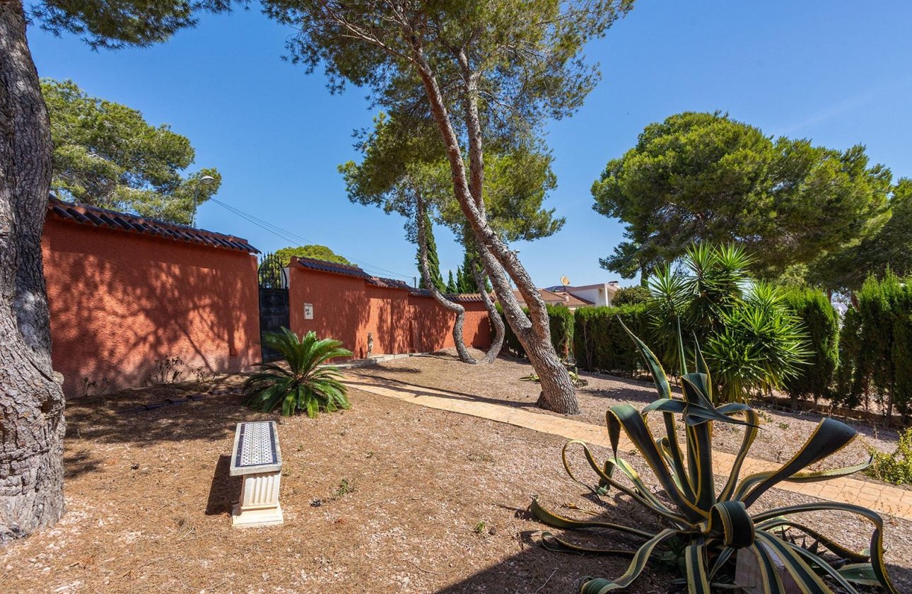 Resale - Villa -
Torrevieja - Los Balcones - Los Altos del Edén