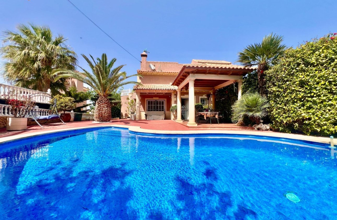 Resale - Villa -
Torrevieja - Los Balcones - Los Altos del Edén