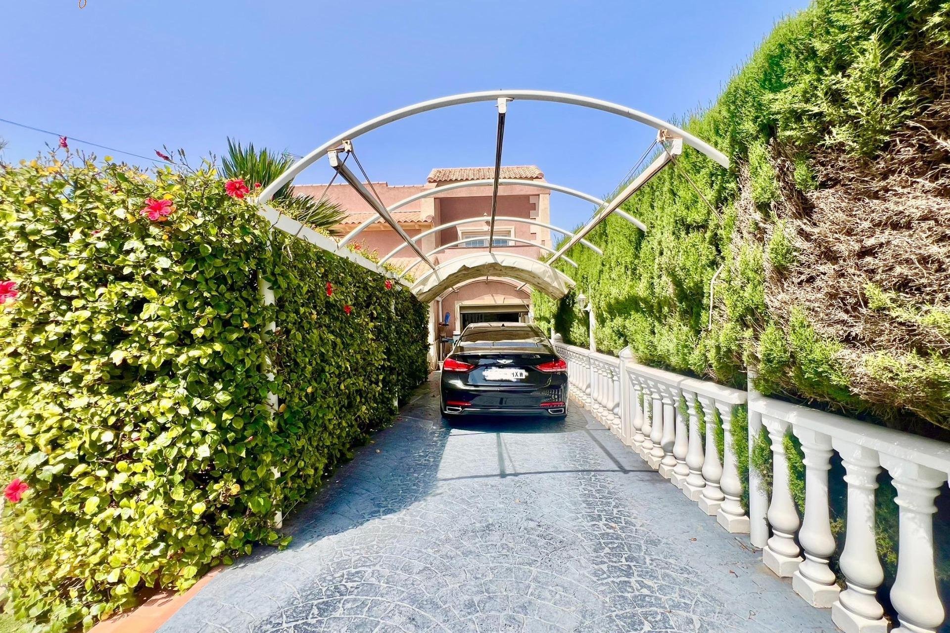 Resale - Villa -
Torrevieja - Los Balcones - Los Altos del Edén