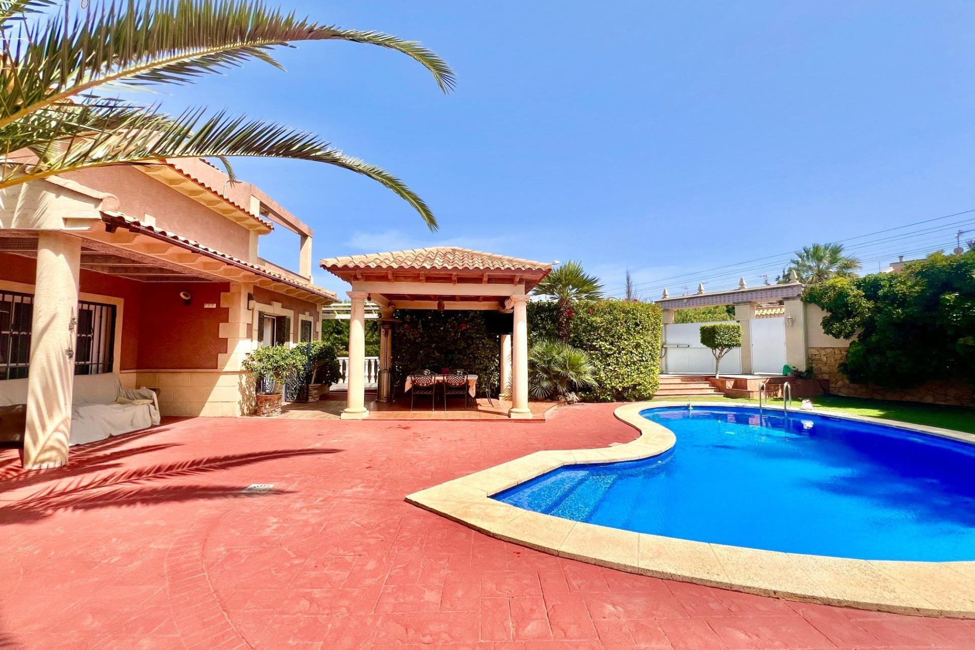 Resale - Villa -
Torrevieja - Los Balcones - Los Altos del Edén
