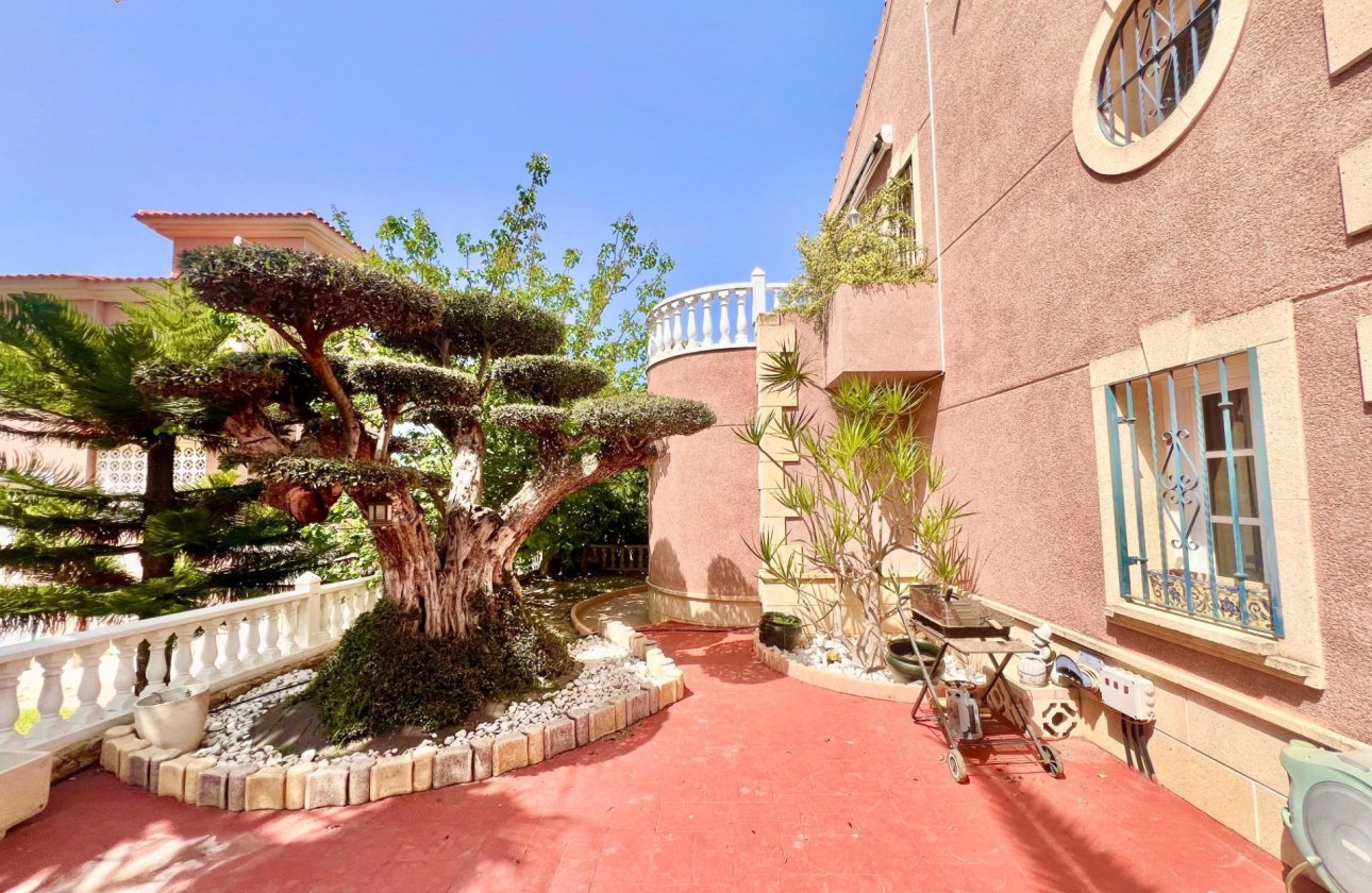 Resale - Villa -
Torrevieja - Los Balcones - Los Altos del Edén