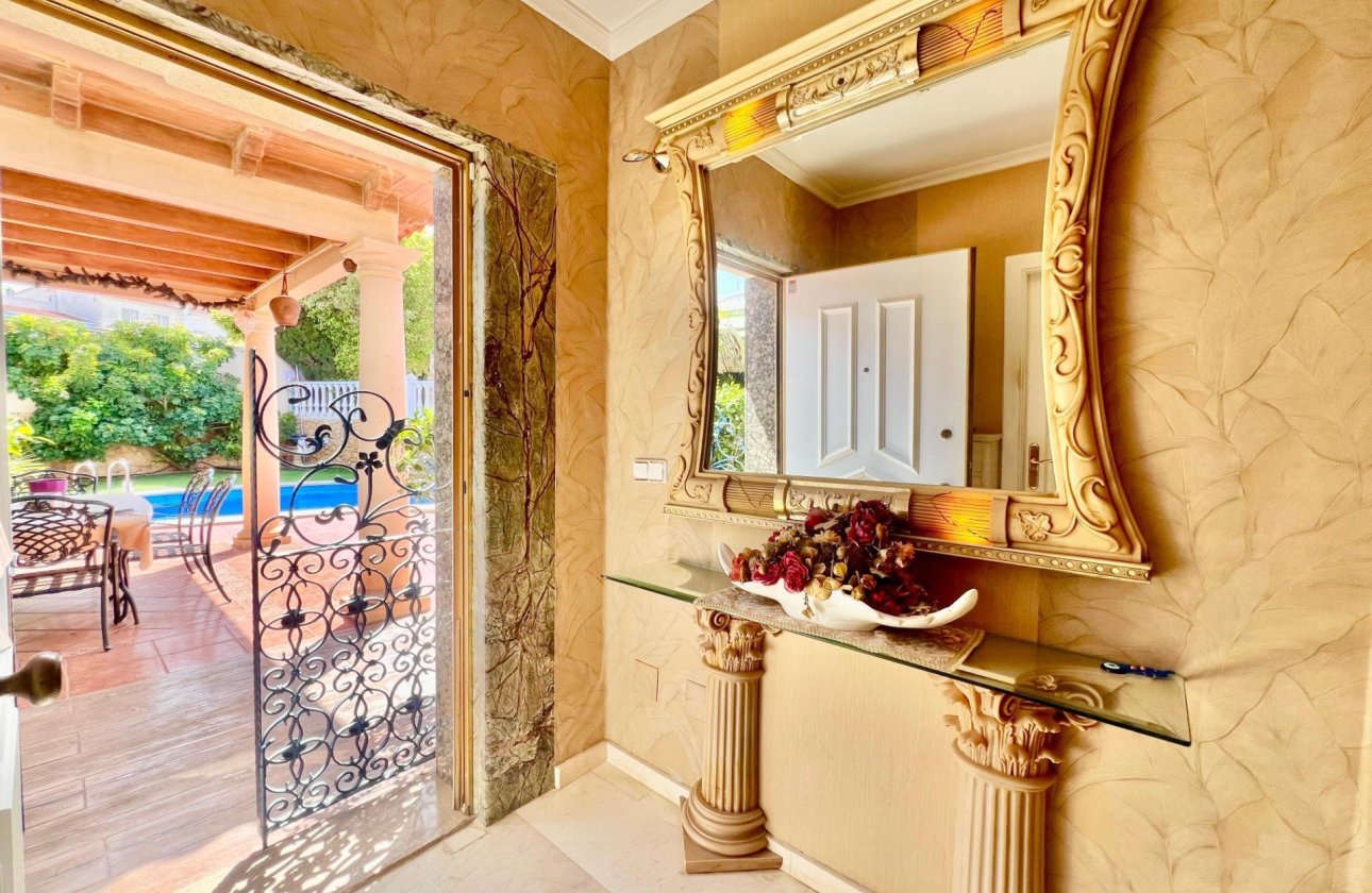 Resale - Villa -
Torrevieja - Los Balcones - Los Altos del Edén