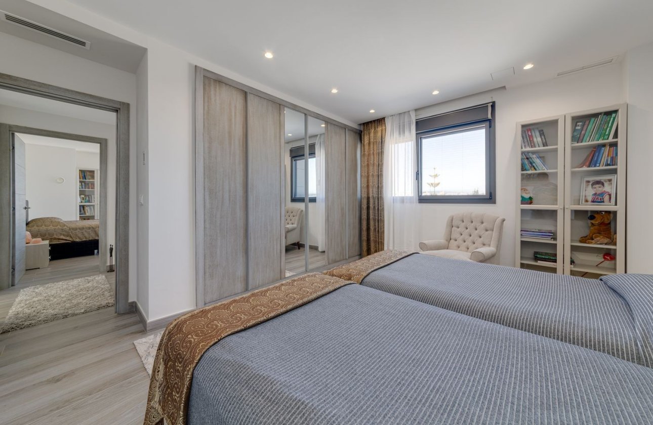 Resale - Villa -
Torrevieja - Los Balcones