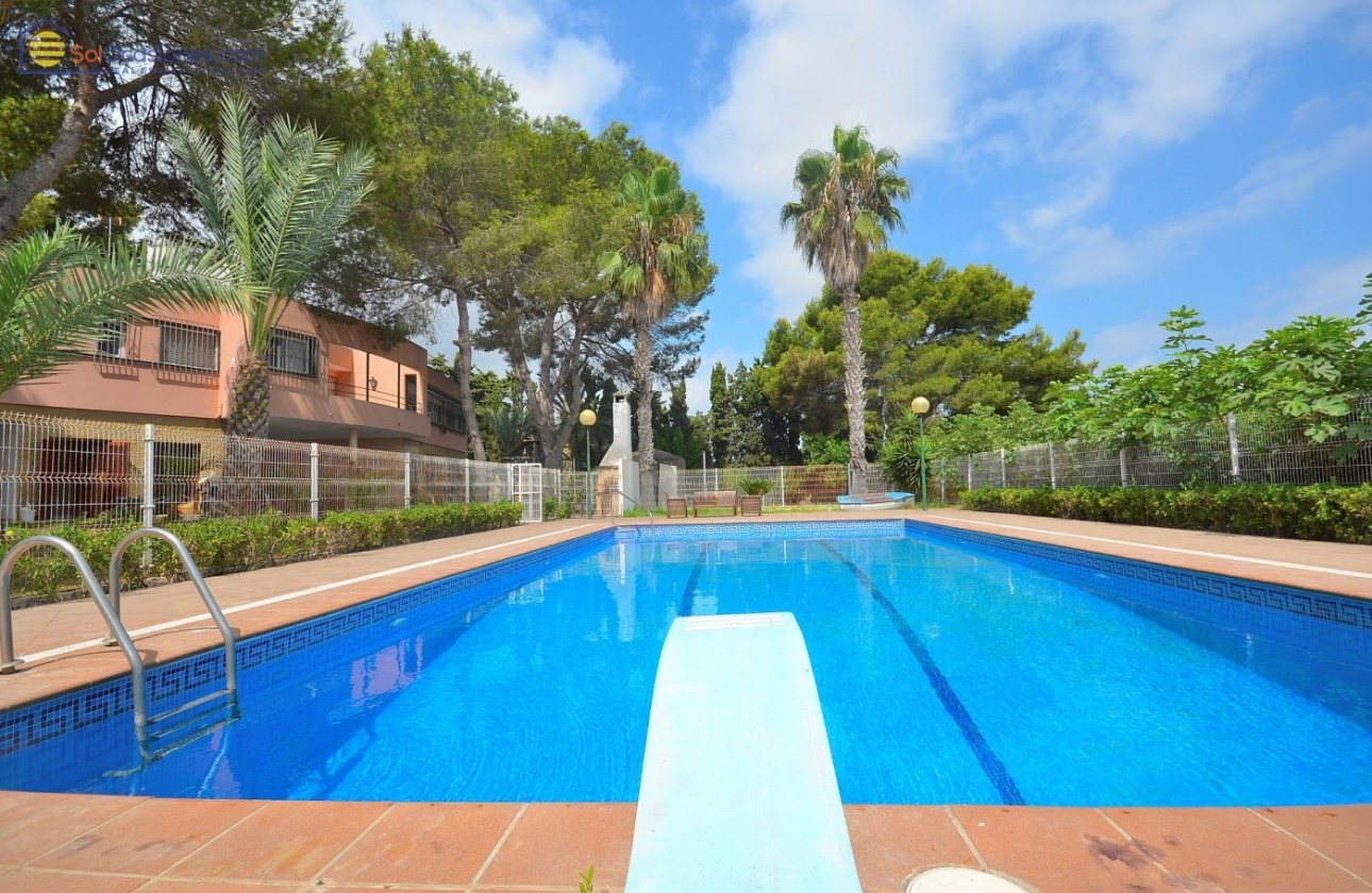 Resale - Villa -
Torrevieja - Los Balcones