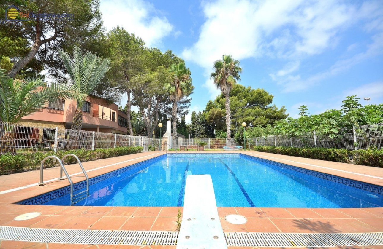 Resale - Villa -
Torrevieja - Los Balcones