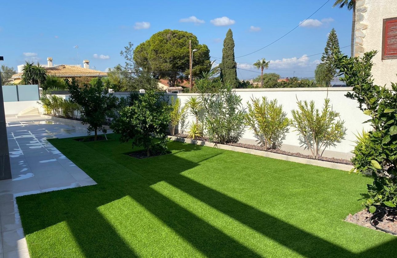 Resale - Villa -
Torrevieja - Los Balcones