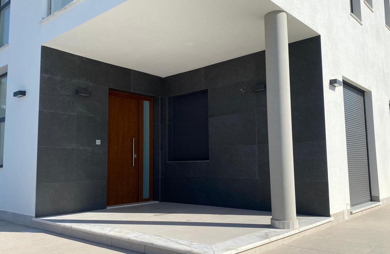 Resale - Villa -
Torrevieja - Los Balcones