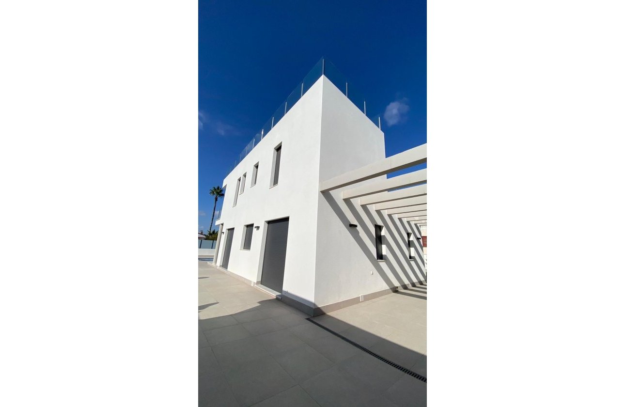 Resale - Villa -
Torrevieja - Los Balcones
