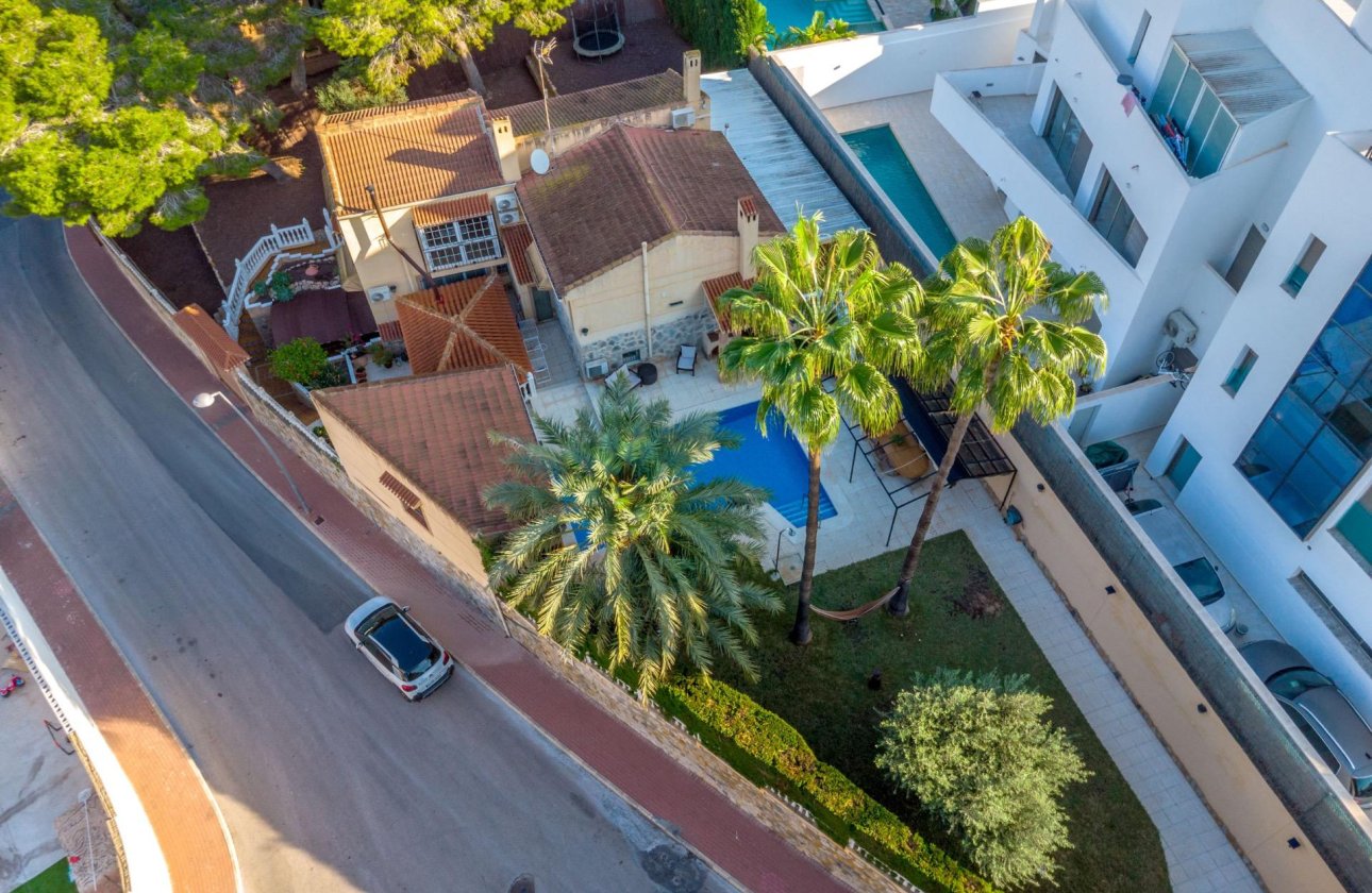 Resale - Villa -
Torrevieja - Los Balcones