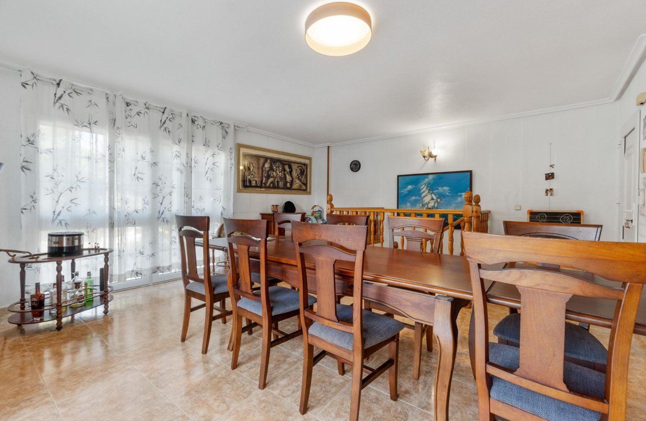 Resale - Villa -
Torrevieja - Los Balcones