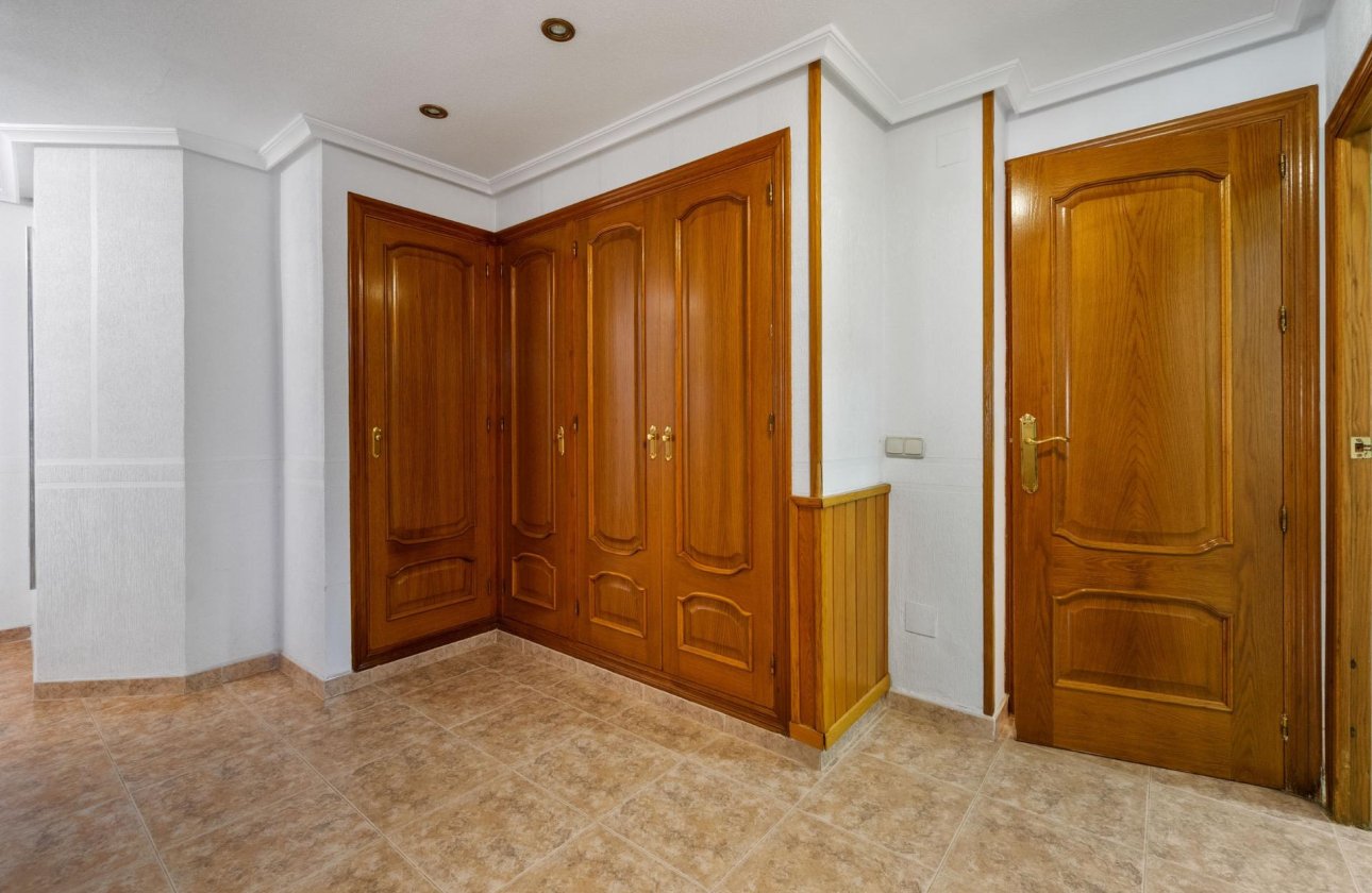 Resale - Villa -
Torrevieja - Los Balcones