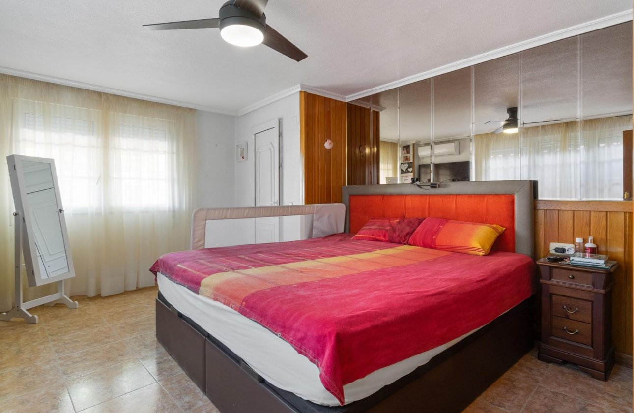 Resale - Villa -
Torrevieja - Los Balcones