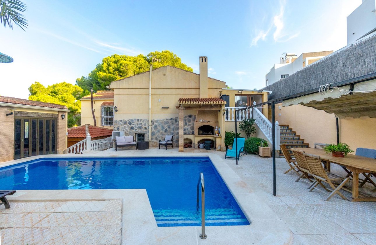 Resale - Villa -
Torrevieja - Los Balcones