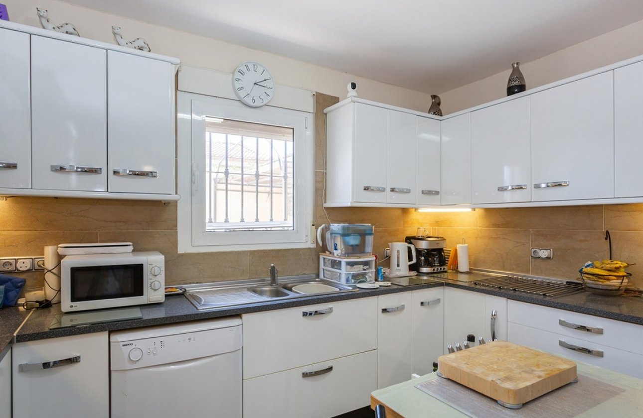 Resale - Villa -
Torrevieja - Los Balcones