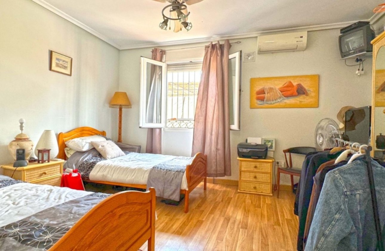 Resale - Villa -
Torrevieja - Los Balcones