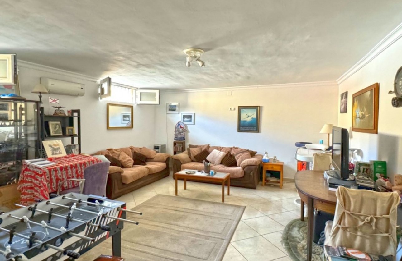 Resale - Villa -
Torrevieja - Los Balcones