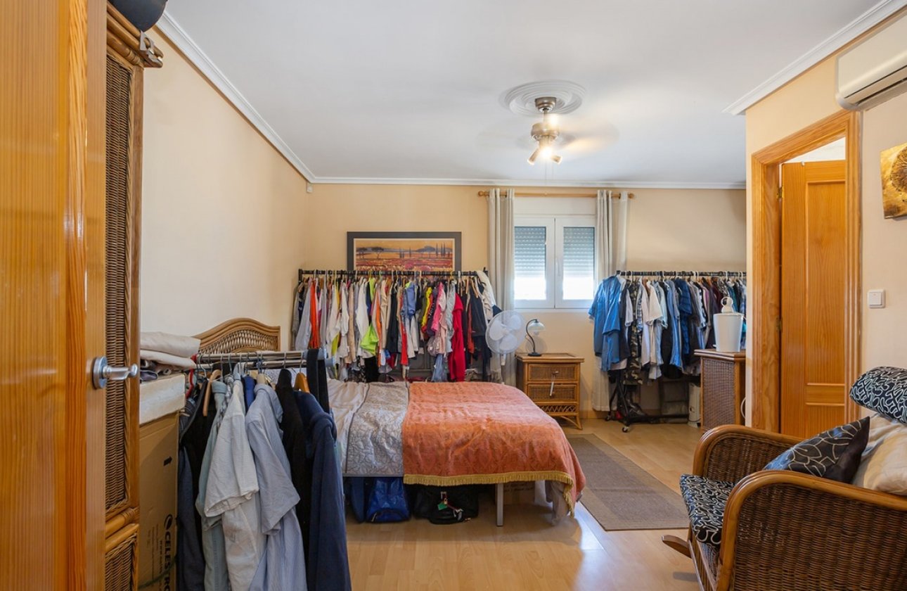 Resale - Villa -
Torrevieja - Los Balcones