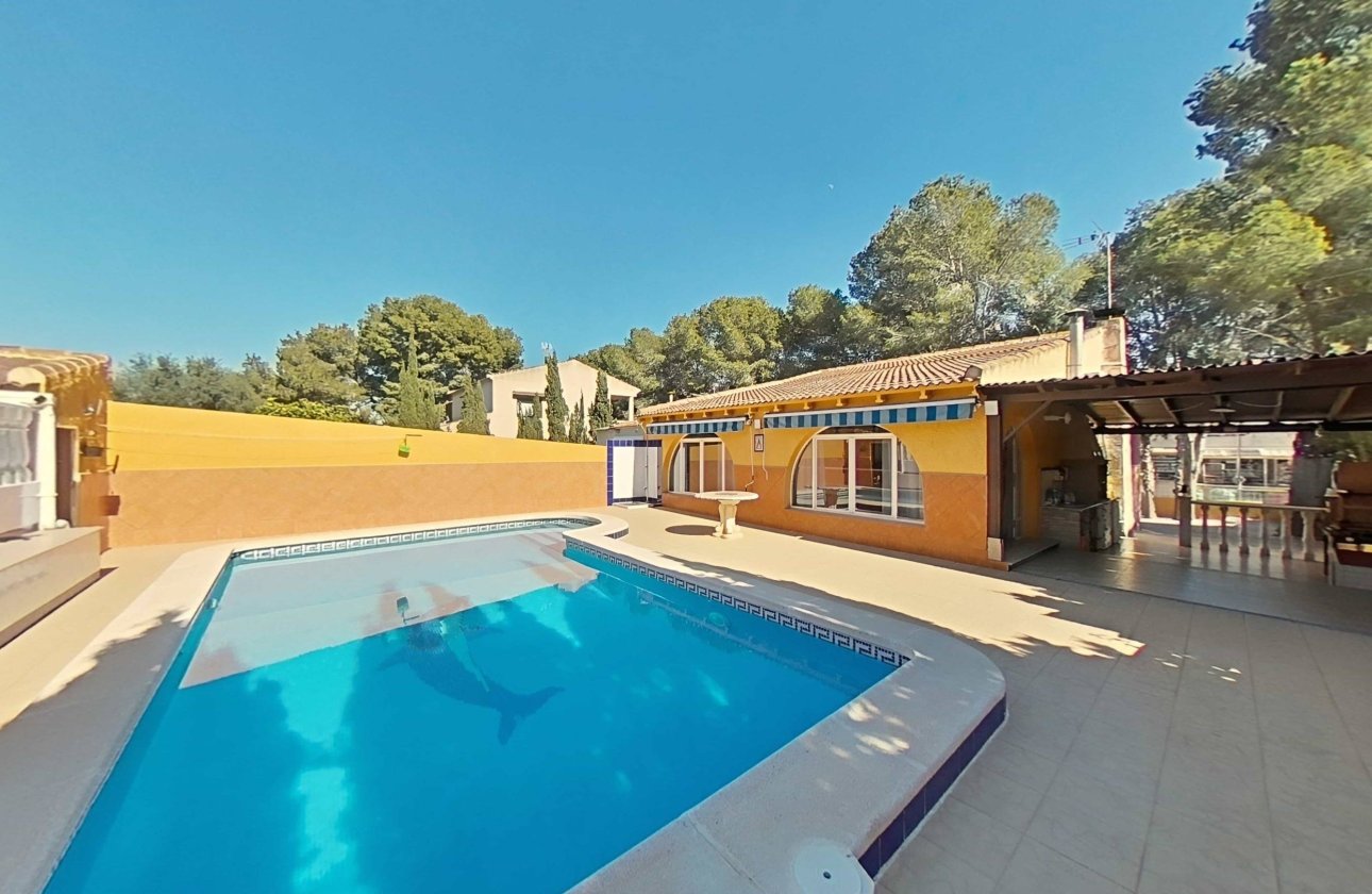 Resale - Villa -
Torrevieja - Los Balcones