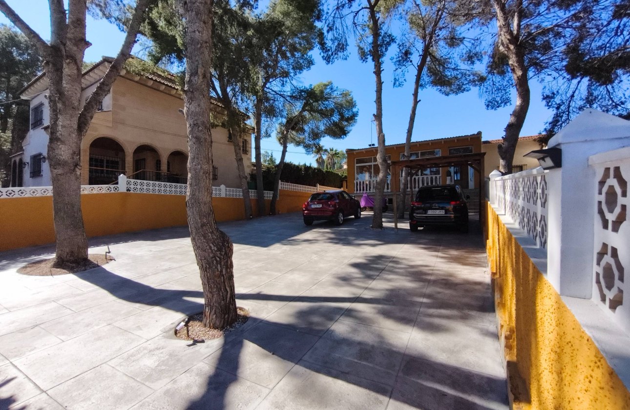 Resale - Villa -
Torrevieja - Los Balcones