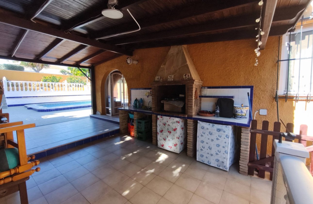 Resale - Villa -
Torrevieja - Los Balcones