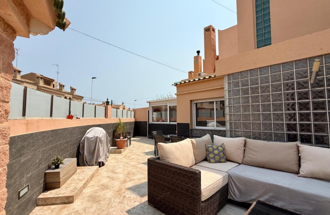 Resale - Villa -
Torrevieja - Los Frutales