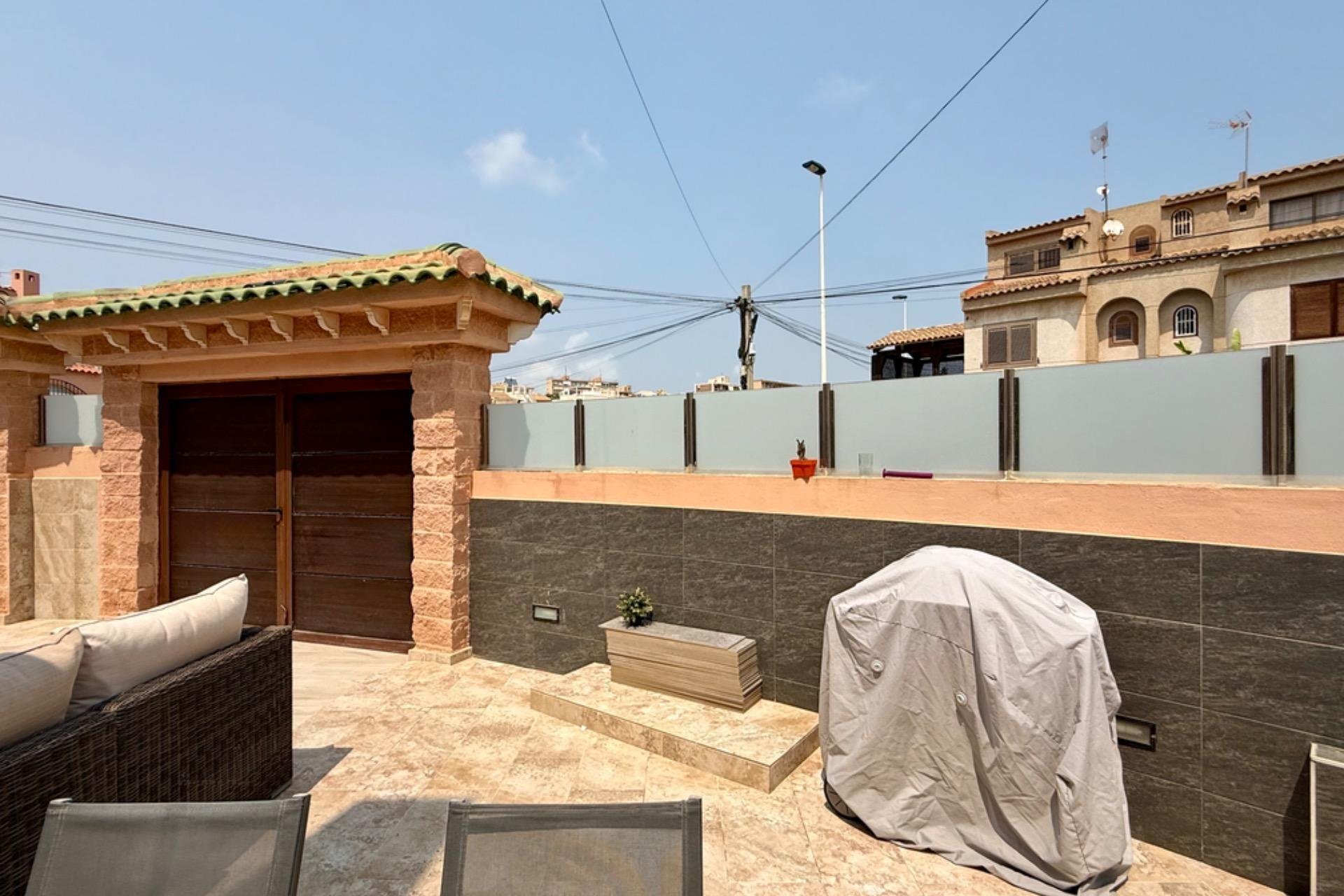 Resale - Villa -
Torrevieja - Los Frutales