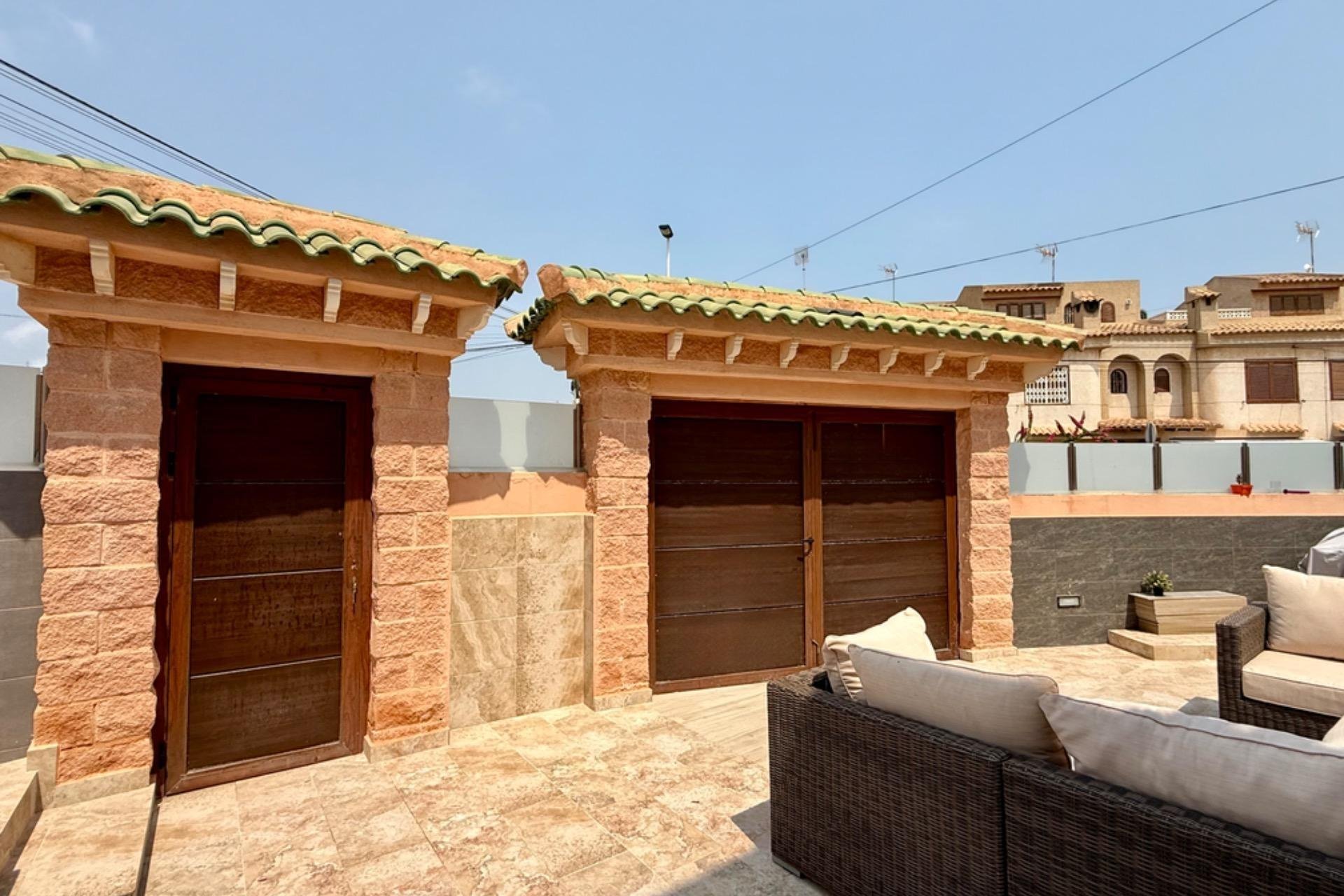 Resale - Villa -
Torrevieja - Los Frutales