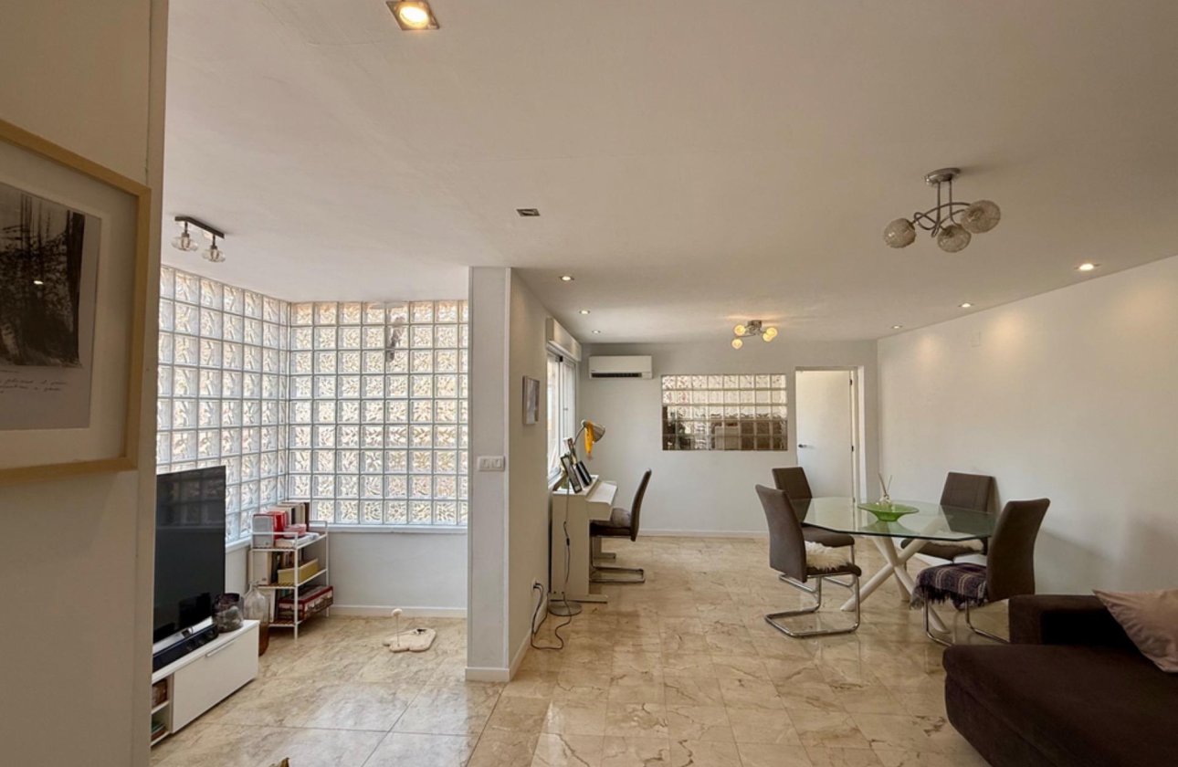 Resale - Villa -
Torrevieja - Los Frutales