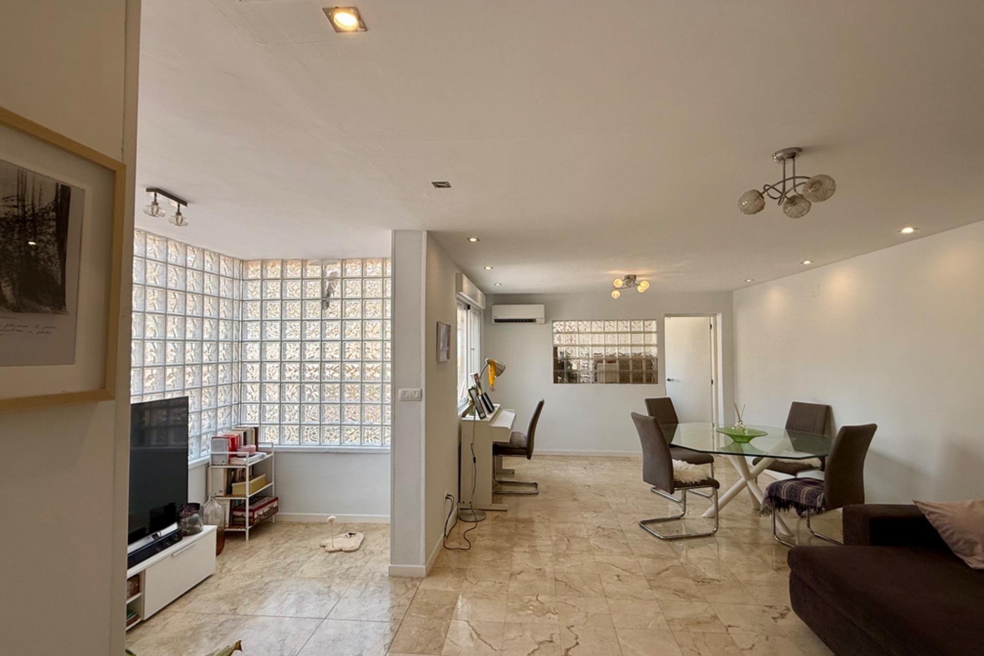 Resale - Villa -
Torrevieja - Los Frutales