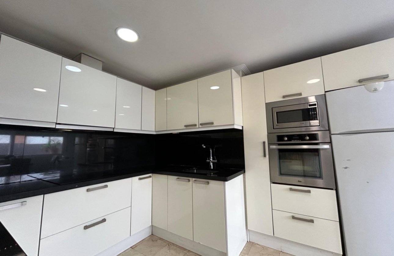 Resale - Villa -
Torrevieja - Los Frutales