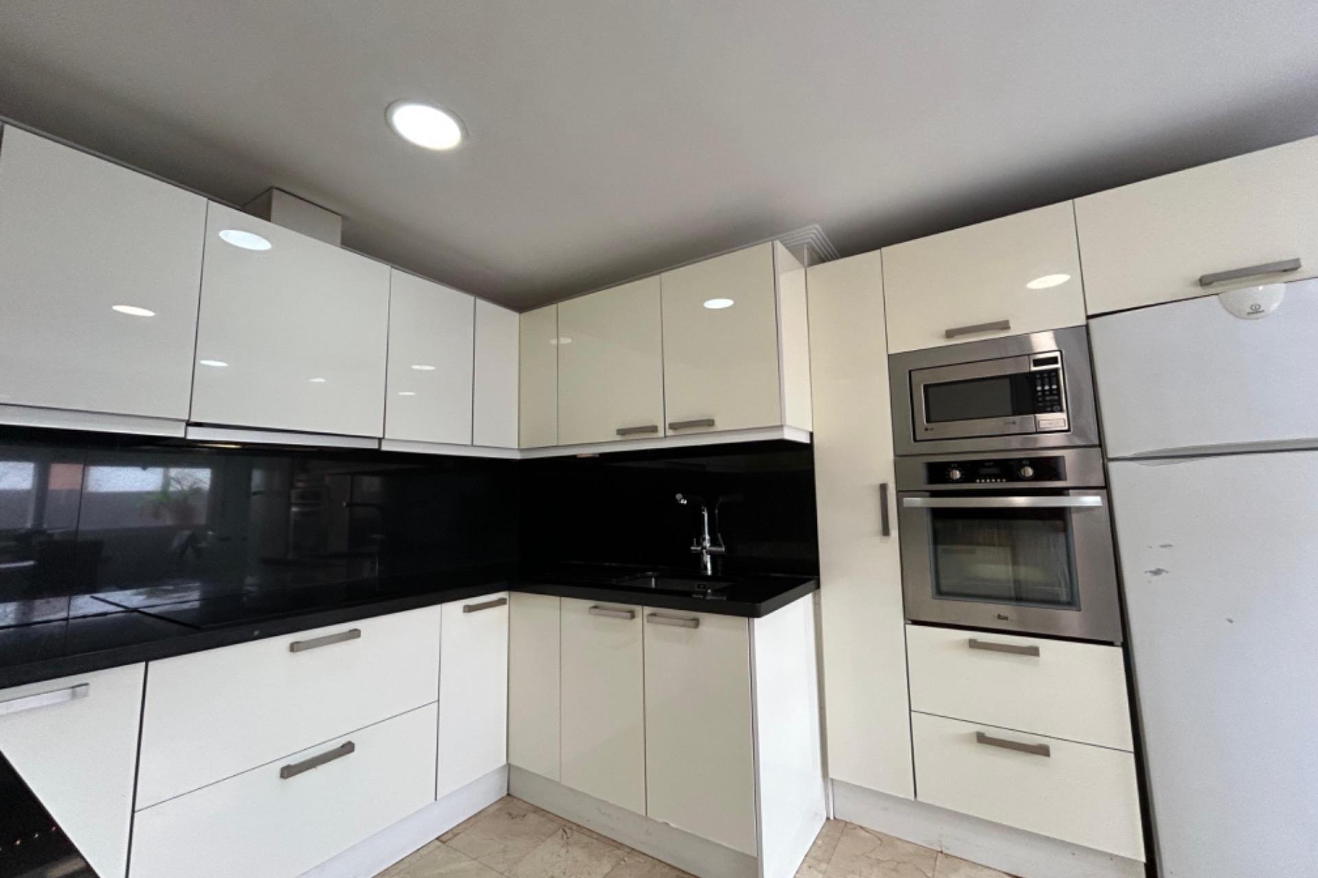 Resale - Villa -
Torrevieja - Los Frutales