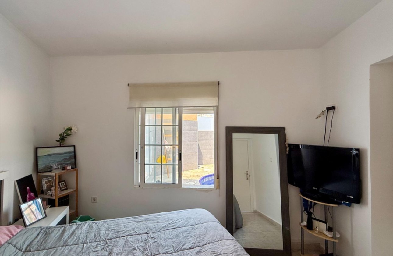 Resale - Villa -
Torrevieja - Los Frutales