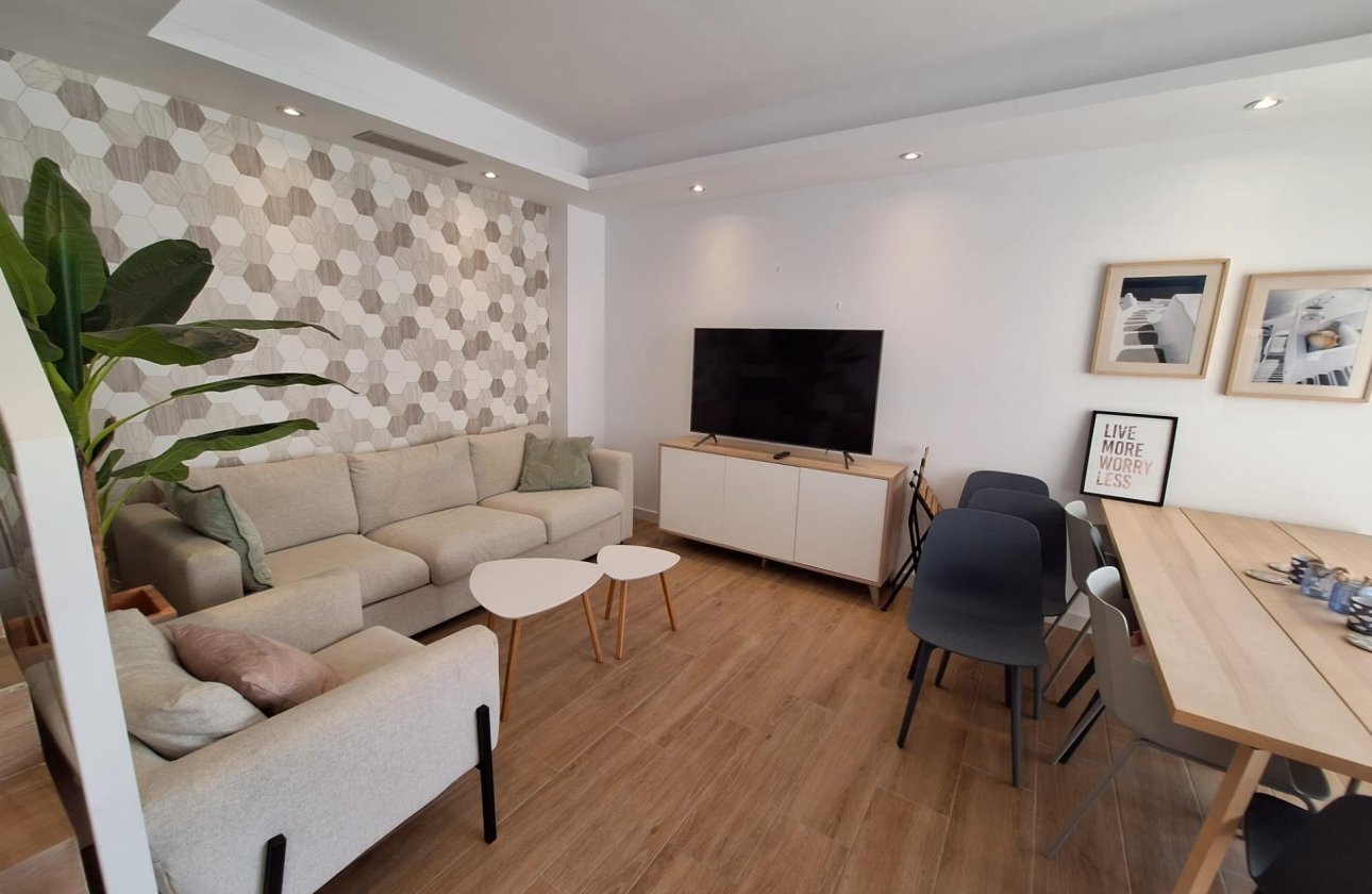 Resale - Villa -
Torrevieja - Los Frutales