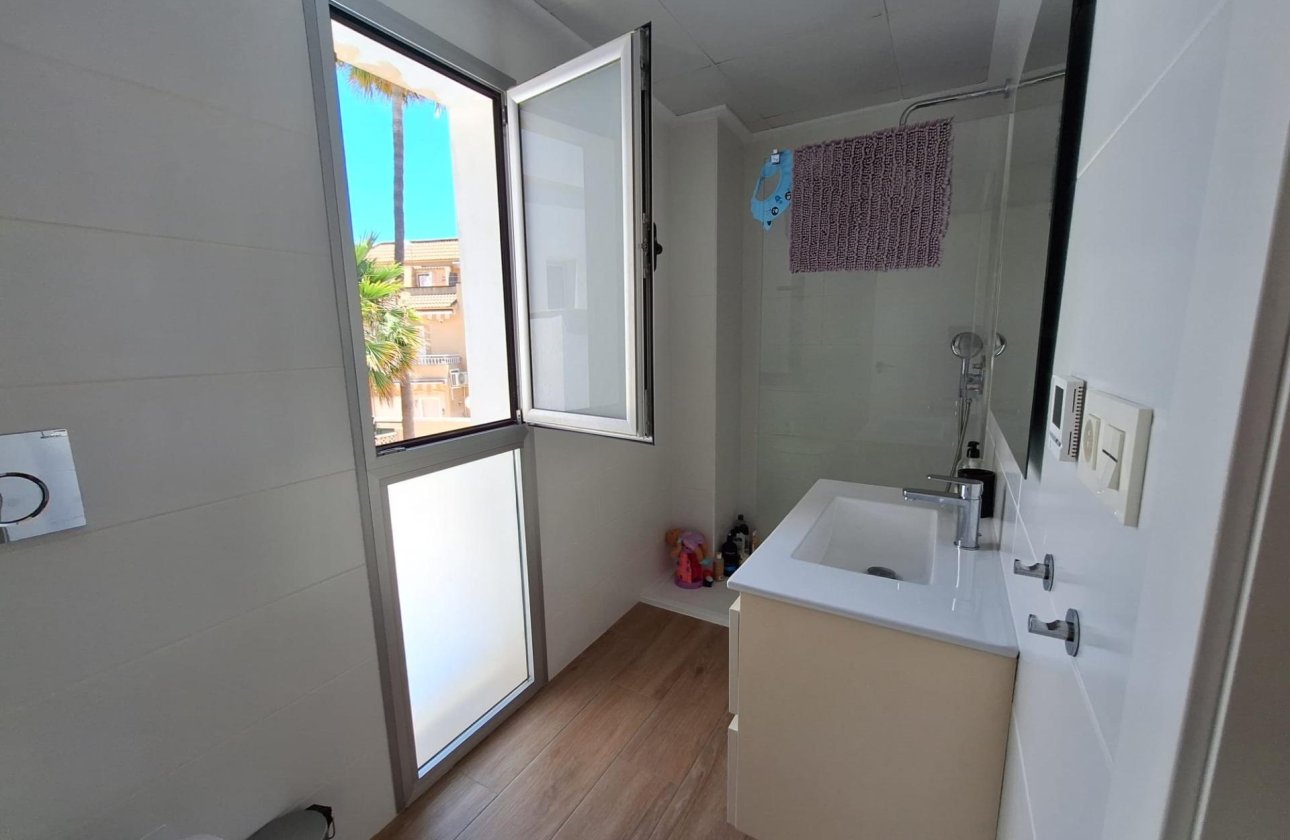 Resale - Villa -
Torrevieja - Los Frutales