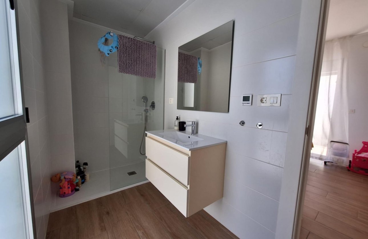 Resale - Villa -
Torrevieja - Los Frutales