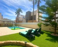 Resale - Villa -
Torrevieja - Miramar - Torre Del Moro