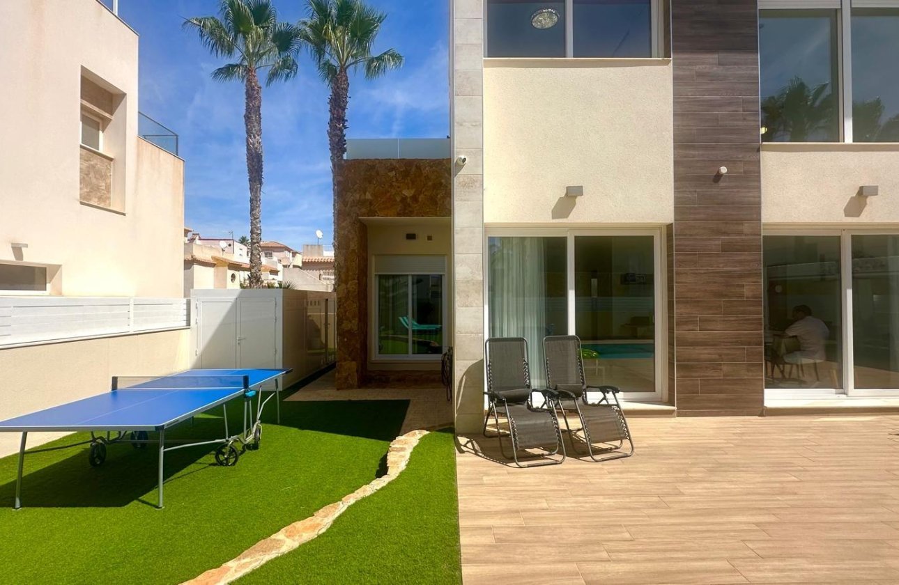 Resale - Villa -
Torrevieja - Miramar - Torre Del Moro