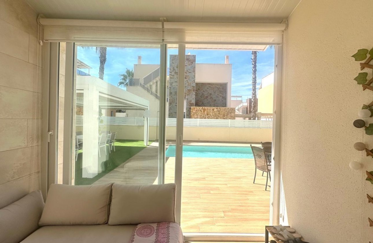 Resale - Villa -
Torrevieja - Miramar - Torre Del Moro