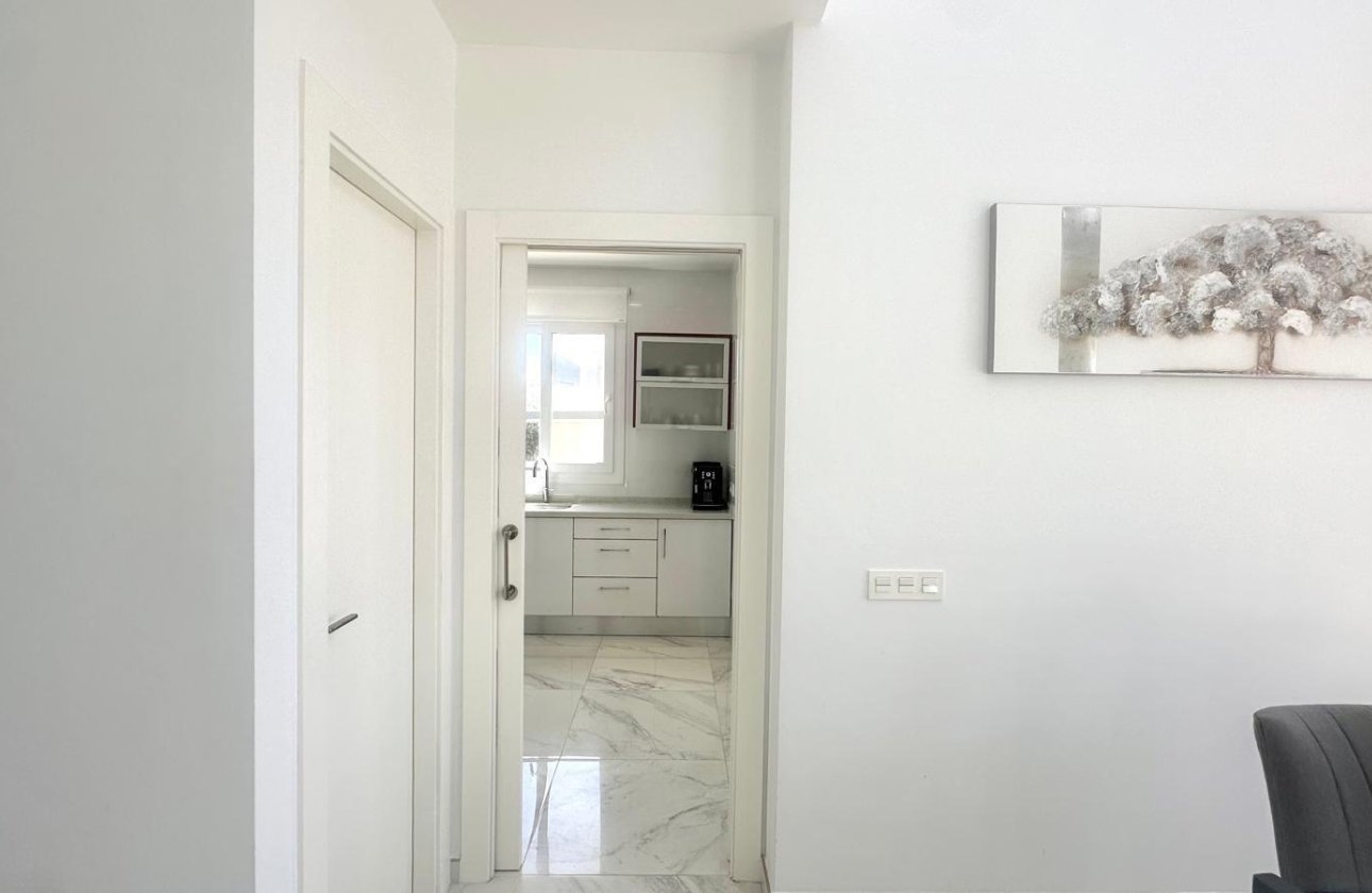 Resale - Villa -
Torrevieja - Miramar - Torre Del Moro