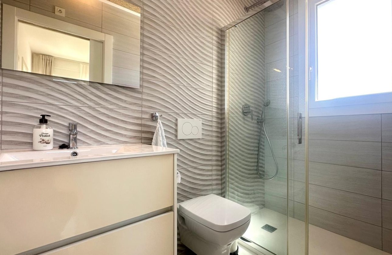 Resale - Villa -
Torrevieja - Miramar - Torre Del Moro