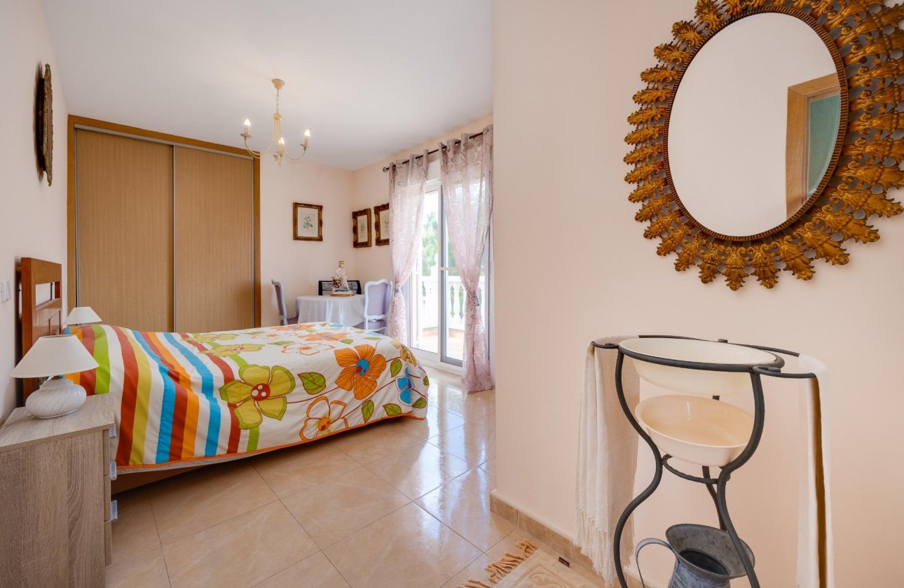 Resale - Villa -
Torrevieja - Playa de los Locos