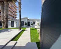 Resale - Villa -
Torrevieja - Punta Prima