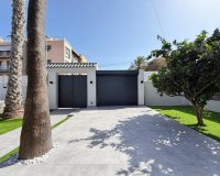 Resale - Villa -
Torrevieja - Punta Prima