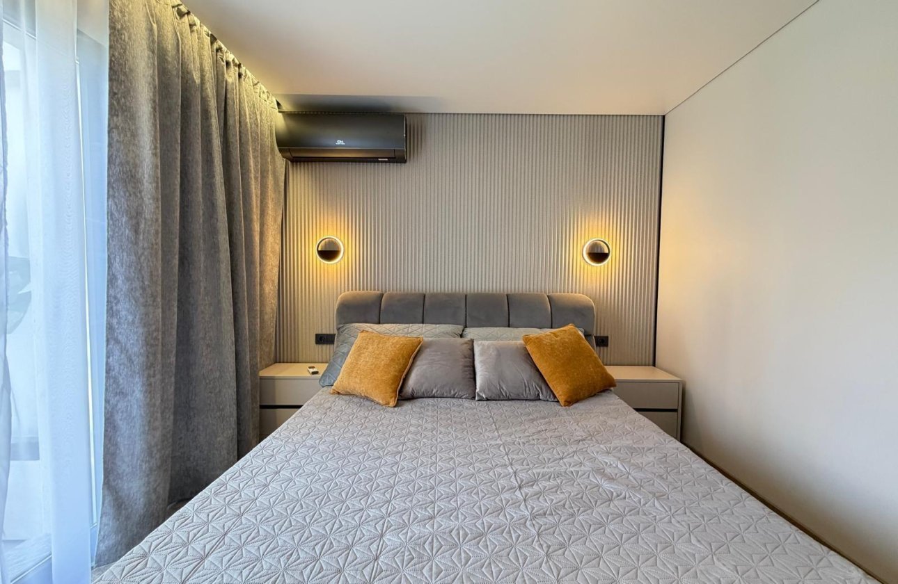 Resale - Villa -
Torrevieja - Punta Prima