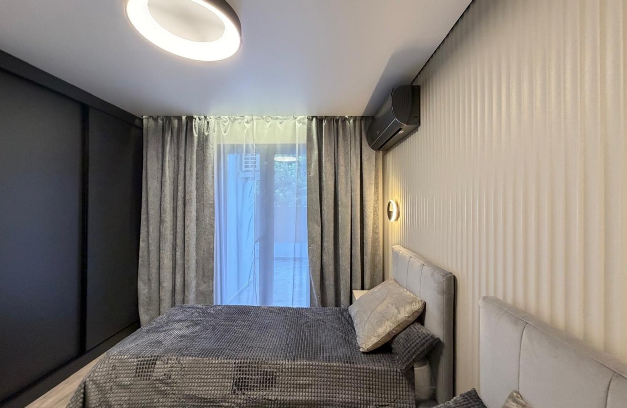 Resale - Villa -
Torrevieja - Punta Prima